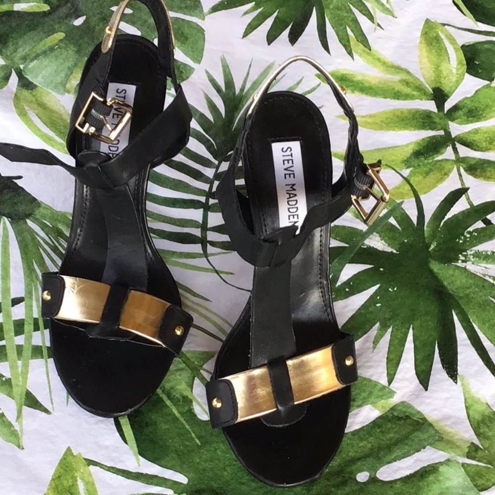 NWOT Black Madden Heels